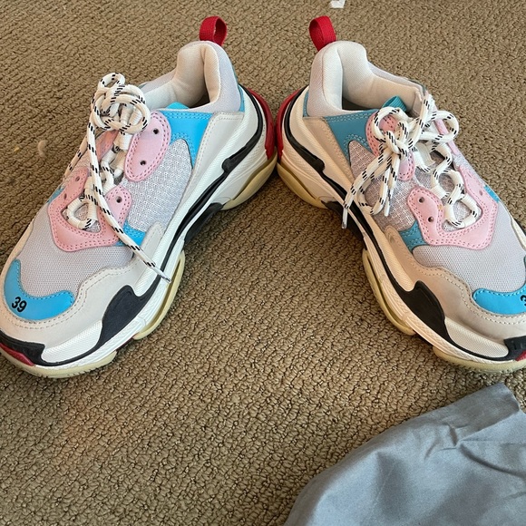 Balenciaga Triple S sneakers - Picture 6 of 7